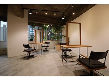ソヨ ヘアー ミュージアム(Soyo Hair museum)の写真/十三駅前繁華街の喧騒を感じさせないプライベートサロン☆髪の悩みを解消して理想の美髪が叶えられます♪