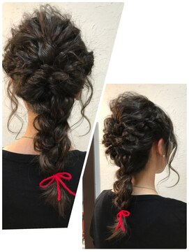 ムーンアディション(MOON ADDITION) 前髪ストレートからのヘアアレンジ