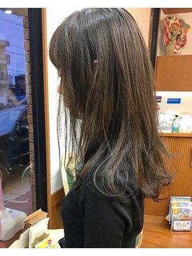 ヘアーサロン オンリーホープ(HAIR SALON ONLY HOPE) ONLY-HOPE【スズキリュウタ】　室内でも透明感