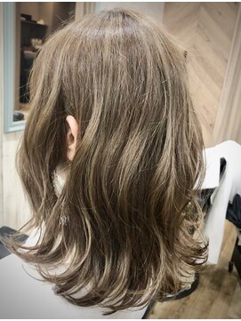 ルノン(LUNON) ラフウェーブセミディー