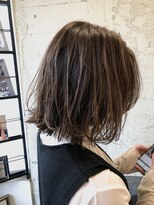 ペネロープ(Penelope)&nbsp;外ハネレイヤーボブ/ハイライト/グレージュ