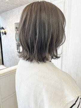 キャアリー(Caary) 福山市美容室Caary くすみライトグレージュ 切りっぱなしボブ