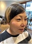 丸みボブと刈り上げ女子