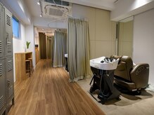 《当ビル１階》もANEWです。ヘッドスパ専用のページをご利用ください