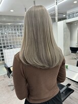 韓国風顔周りレイヤーカットミルクティーベージュブラウンカラー