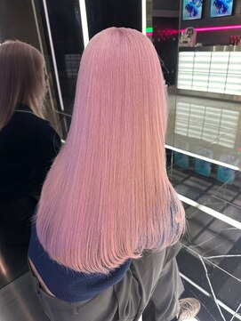 レディアル 渋谷(REDEAL) 抜きっぱなしブロンドハイトーンインナーレイヤーカットウルフ