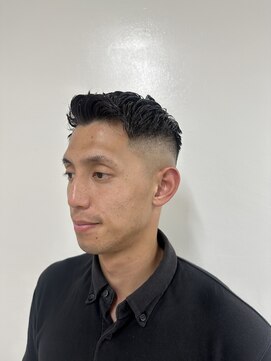 メリケンバーバーショップ トーキョー(MERICAN BARBERSHOP TYO) スキンフェード/フェザーアップ/ビジネスマン