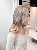 ハニーブロンド　ミディアムレイヤー　海外風ハイライト