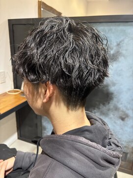 トンネルヘアー(Tunnel hair) 波巻きパーマ