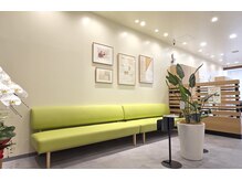 ファス ニュウマン高輪店(FaSS)の雰囲気（ゆったりとお待ち頂ける待合スペース※画像は系列店です。）