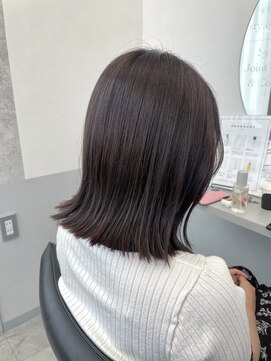 トッカ 茨木(tocca) 大人のためのローズブラウン×髪質改善トリートメント