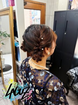 【ヘアセット】編み込み×パールの低めシニヨンアレンジ