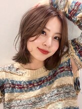 ロティー(loty)&nbsp;ミディアム ボブ レイヤー ブリーチなしカラー 前髪 ベージュ