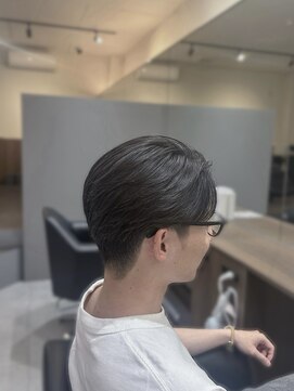 ワークスヘアーメンズ(WORKS HAIR MEN'S) ナチュラルセンターパート