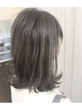 ディー(dee) dee フォギーベージュ