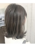 dee フォギーベージュ