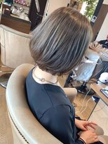 アヴァロン(AVALON) 30.40代におすすめ☆ショートボブ×白髪ぼかしハイライト