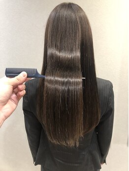 ゼゼ 高知店(zeze)の写真/傷んだ髪をしっかり栄養補給してケアをするのでツヤと柔らかさに驚く仕上がりに[高知市/髪質改善/縮毛矯正]