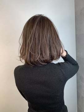 ホワイト 札幌大通店(WHITE) アッシュベージュ