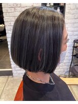 ネウィ 川崎(newi)&nbsp;大人可愛い小顔魅せワンサイドショートボブ丸み前下がり