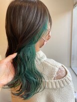 エンレイ(enRei) 大人かわいいゆるふわカールインナーカラーグリーンアッシュ小顔