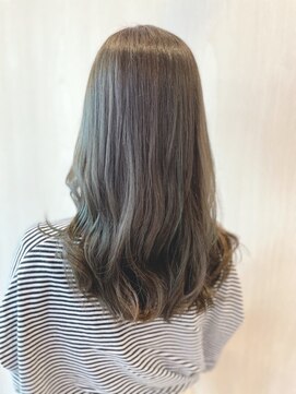 バッカ(BACCA) グレージュゆるふわロング