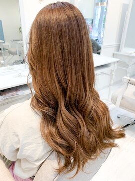 アリスト(er.ist.) 明るいベージュ　×　ローレイヤー