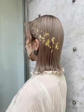ミラ(Mila) 金箔ゴールドピンで華やかに♪ダウンアレンジ★フォト.お呼ばれ