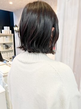 キャアリー(Caary) 福山人気caary切りっぱなしボブ外ハネ波巻き小顔アッシュグレー