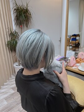 ロエネ(LOENE) ホワイトカラー☆ショート