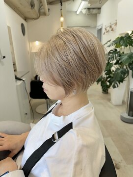 セルン(cerne) ミルクティーベージュダブルカラーショートボブレイヤー30代40代