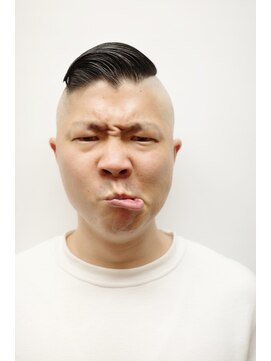 カー(KAH) メンズカット　モヒカン　震災刈り　ボウズ　気合い