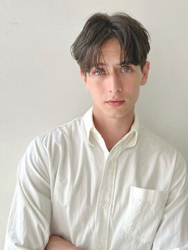 ユーリー(juurii) 柔らかな前下がりセンターパート