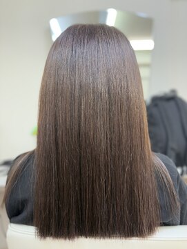 ビューティーサロンじゅん セミロングヘアー