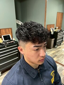 スタンドバーバー 柏(STAND BARBER) スペインカール/スパイキーショート/ブルーブラック/柏