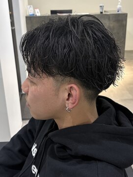 ヒュイル バイ ニアウ(Hwyl by Niau) MEN’S HAIR/波巻ツイストスパイラル/シャドウパーマ/伊勢崎
