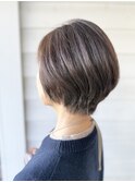 丸みのある前下がりボブ