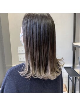フェンヘアーアイス 中目黒(Fen.hair ici) グラデーションカラー ベージュ セミロング