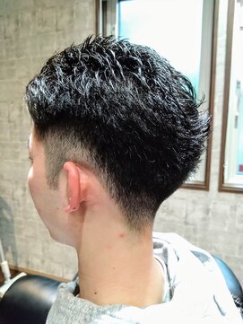 セブン(SEVEN) クセ毛を生かしてパーマ風ショート