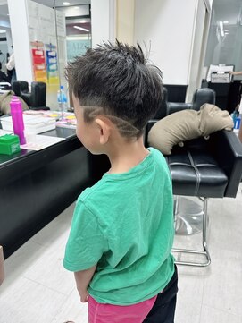 アイズ 本厚木(AIZU) キッズカット