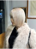 ホワイトカラーホワイトブロンドハイトーンボブケアブリーチ金髪
