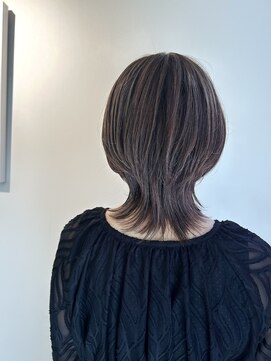 ビューティブロー ビービー(Beauty Blow B.B) 白髪ぼかしショートウルフ