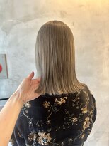 リリアーナ(LILIANA)&nbsp;池袋 ケアブリーチ ハイトーン ミルクティーベージュ♪