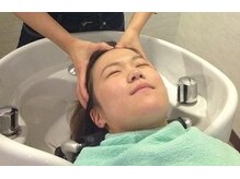ねむり姫(ヘッドスパ)・・頭皮の洗浄＆頭皮のツボ押しマッサージ