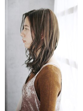 シュシュット(chouchoute) 吉祥寺3分黒髪ホワイトアッシュショートパーマエアリーミディ074