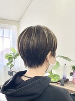 ホンネ(honne.)&nbsp;ハイライト×ショート×イメチェンヘアスタイル
