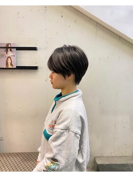 ハルキ ミナト ジャパン オオサカ(HARUKI MINATO japan OSAKA) 40代50代小顔似合わせカットくびレイヤーエモージュ大人可愛い