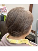 襟元スッキリバッサリショートカットスタイル