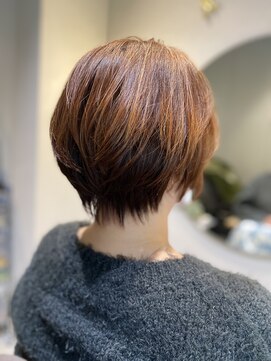 ギュルン(gronn) gronn 大人の美シルエットショート