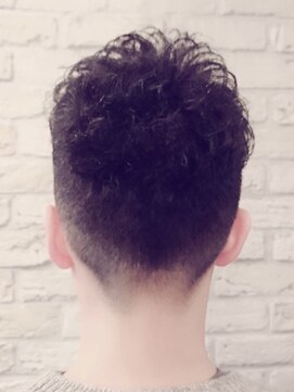 グラッドバーバードットエビス 恵比寿(GLAD BARBER. EBISU) サーフカール/スパイキーショート/ブルーブラック[恵比寿]